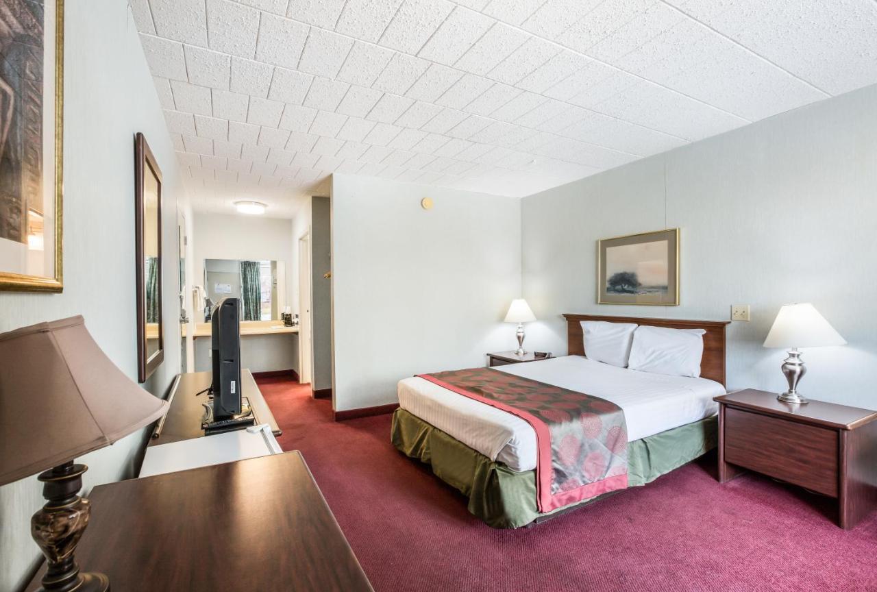 Red Carpet Inn & Suites Hazleton Exterior foto